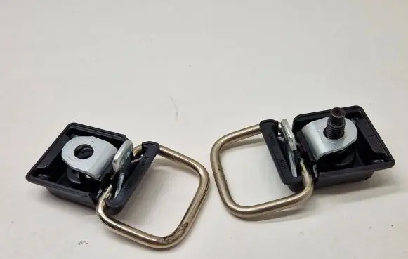 BMW 5 F10 F11 Tie down hook / loop 7129196