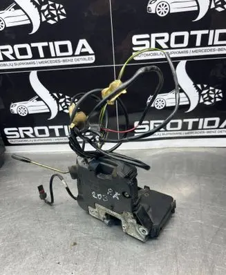 Mercedes-Benz C W203 Front door lock 2037200135