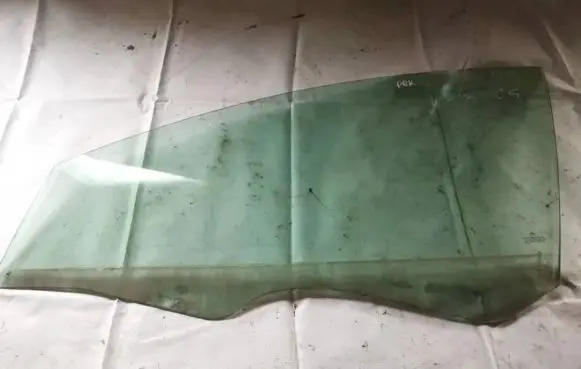 Citroen C5 Front door window glass four-door as2