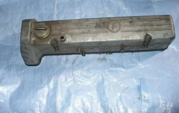 Mercedes-Benz W123 Rocker cam cover 1230160005