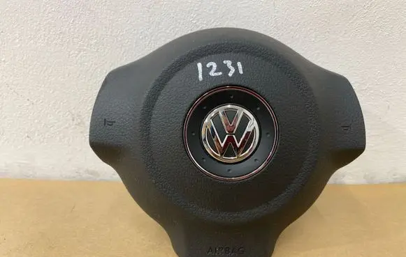 Volkswagen Scirocco Steering wheel airbag 5K0880201K