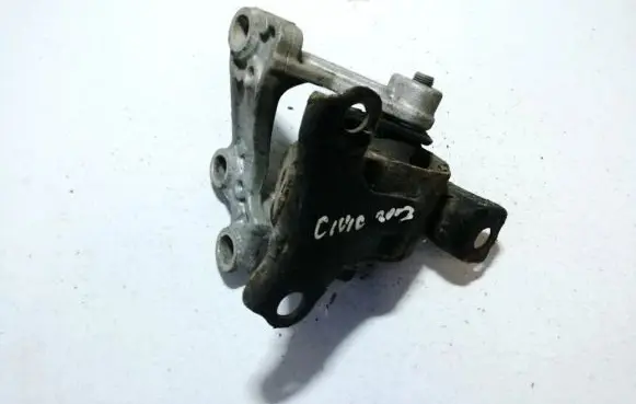 Honda Civic Engine mount bracket