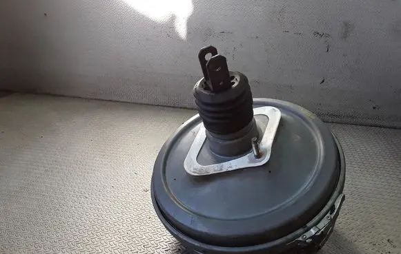 Mercedes-Benz E W210 Brake booster A2104300130