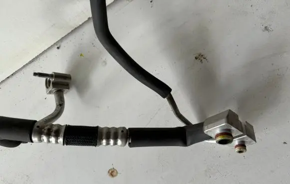 Jaguar XF Air conditioning (A/C) pipe/hose
