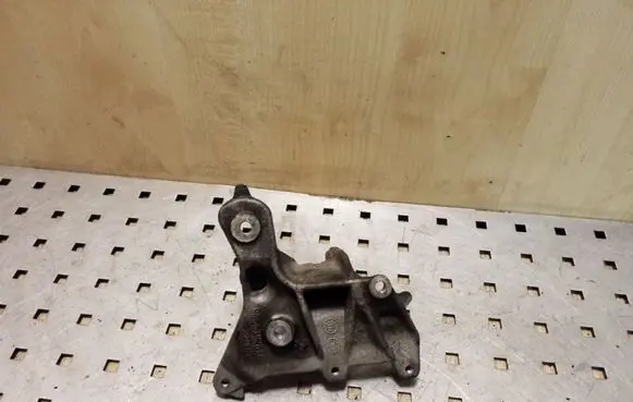 Peugeot 508 Gearbox mounting bracket 9656392880