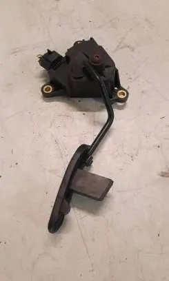 Nissan Micra Accelerator throttle pedal 18002AX700