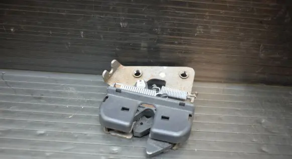 BMW 3 E90 E91 Seat back rest lock catch 7112864