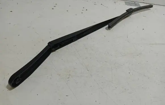 BMW 6 F06 Gran coupe Windshield/front glass wiper blade 7203156