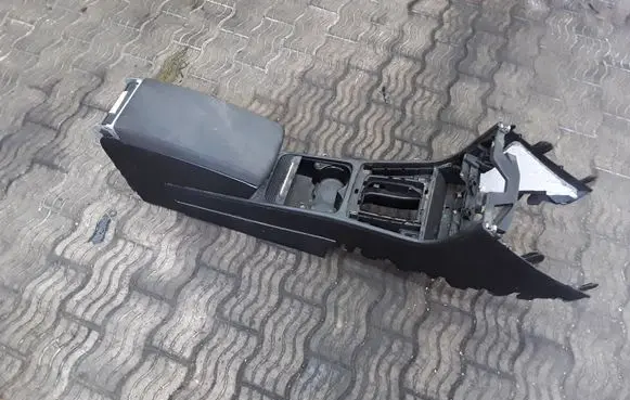 Volkswagen PASSAT B7 Center console 3AC863241D 1142304241