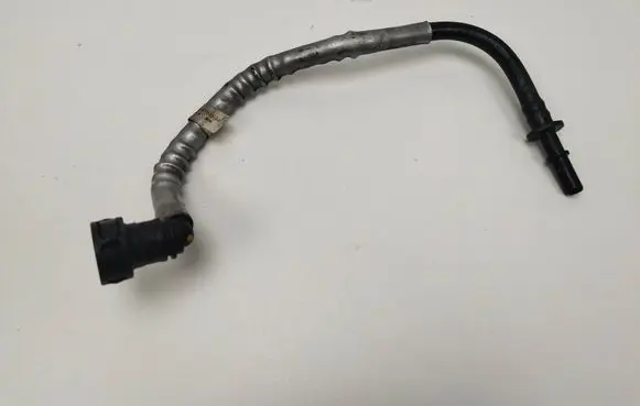 Jaguar XE Fuel line pipe G4D39T518AB 20150519