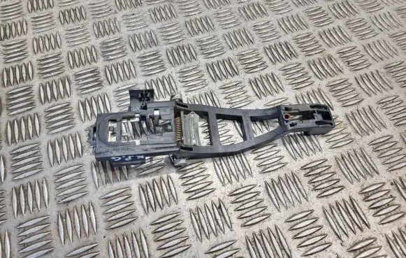 Rear door exterior handle/bracket