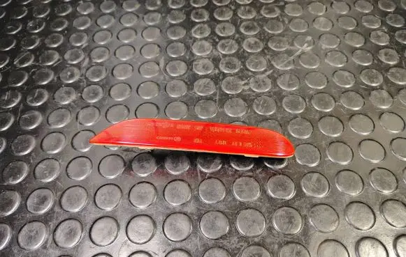 Nissan Leaf I (ZE0) Rear tail light reflector 25023005