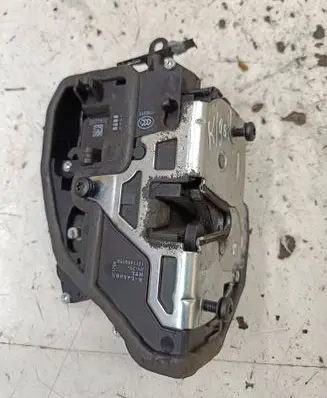 BMW X1 E84 Rear door lock 7060295