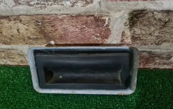 Volkswagen Touran I Tailgate trunk handle 