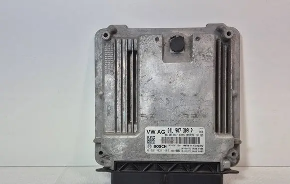 Volkswagen PASSAT B8 Engine control unit/module 04L907309P 0281031483