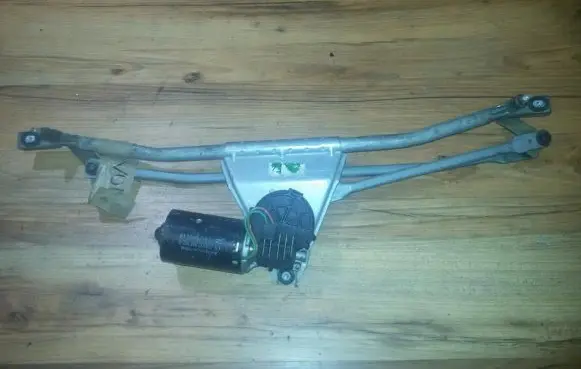Volvo 440 Front wiper linkage and motor 