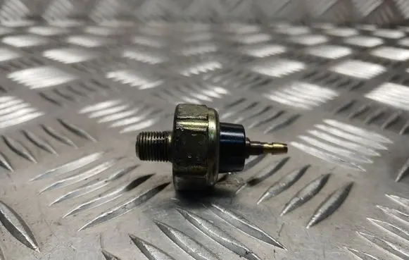 Opel Astra H Oil pressure sensor 