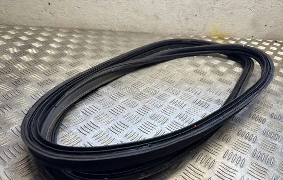 KIA Niro Trunk rubber seal (body)