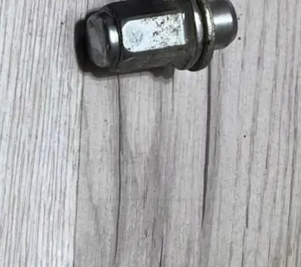 Toyota Hilux VIII Nuts/bolts 