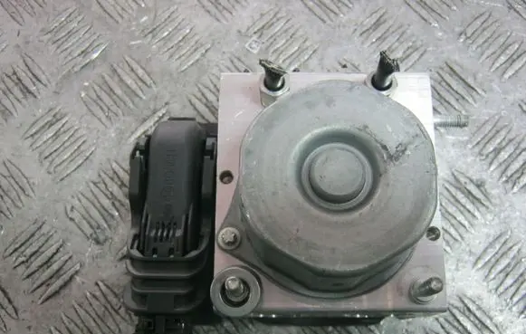 Nissan X-Trail T31 ABS Pump 260618