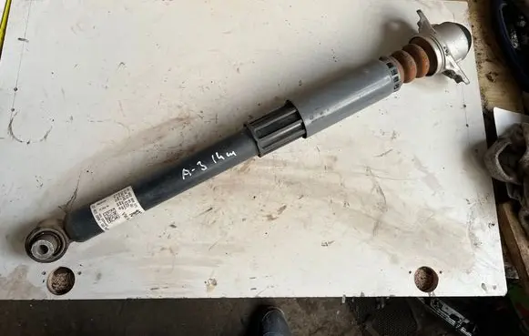 Rear shock absorber/damper