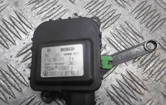 Audi A3 S3 8L A/C air flow flap actuator/motor 1J1907511D