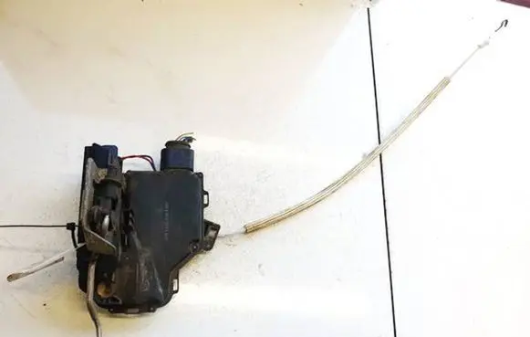Audi A6 S6 C5 4B Front door lock 4b1837015b