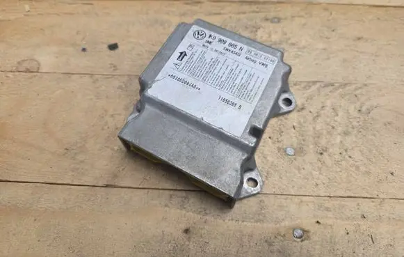 Volkswagen Golf V Airbag control unit/module 1K0909605N
