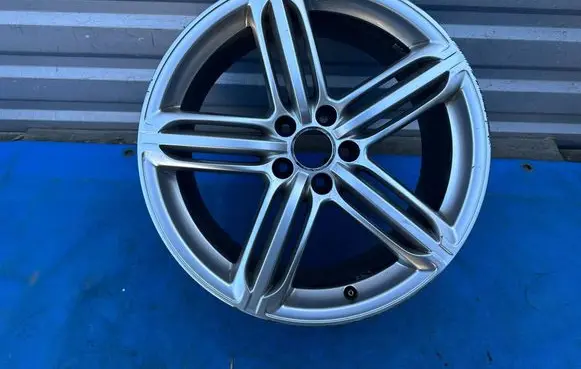 Audi A4 S4 B8 8K R19 alloy rim 8K0601025CM