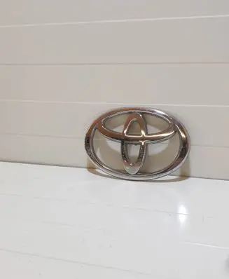 Toyota Corolla Verso E121 Manufacturers badge/model letters 90975 3882
