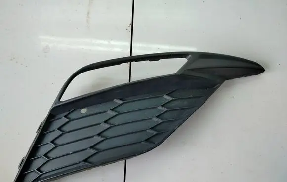 Front bumper lower grill