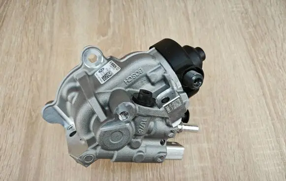 BMW X4 G02 Fuel injection high pressure pump 8579230