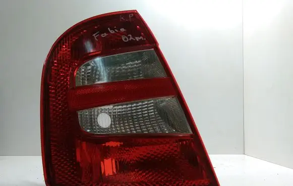 Skoda Fabia Mk1 (6Y) Rear/tail lights 6Y6945095B