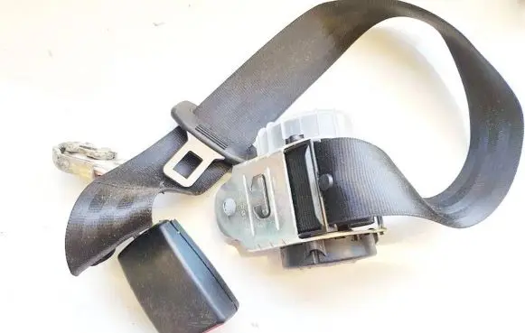 Volkswagen Golf VI Middle seatbelt (rear) 602044500d 1k0857740d