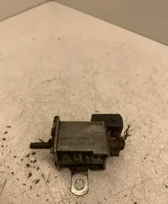 Audi A4 S4 B5 8D Vacuum valve 46T111T320 72169555