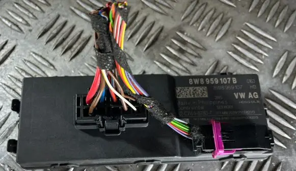 Audi A5 Tailgate/trunk control unit/module 8W8959107B 8W8959107