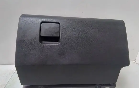 Glove box