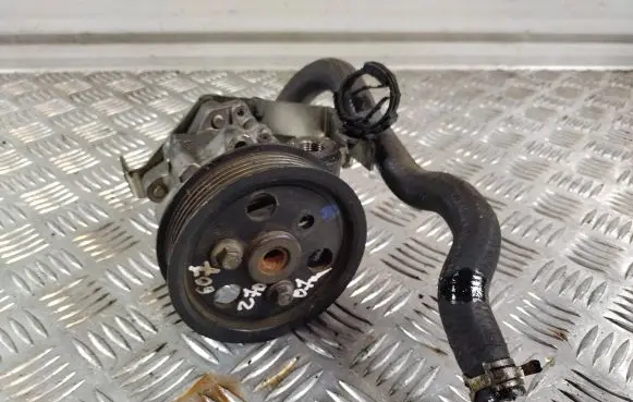 Peugeot 607 Power steering pump