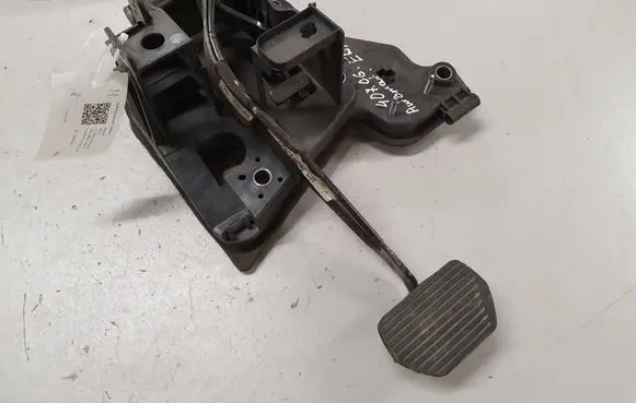 Peugeot 407 Brake pedal 9654751180