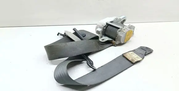 Toyota Prius (XW30) Front seatbelt BAMPT1261 E40538156
