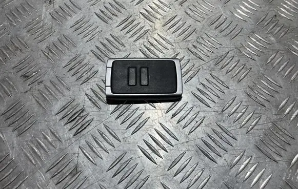 Renault Arkana Ignition key/card PU19408