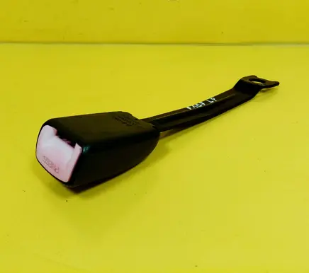 Peugeot 107 Front seatbelt buckle E034501