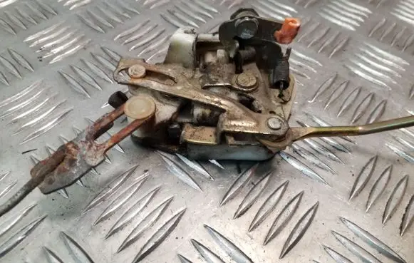 Mitsubishi Pajero Front door lock 