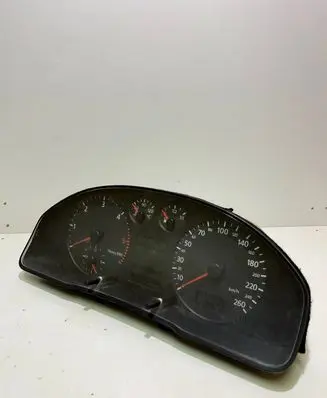 Audi A4 S4 B5 8D Speedometer (instrument cluster)