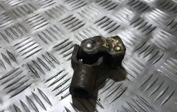 Nissan Sunny Steering column universal joint