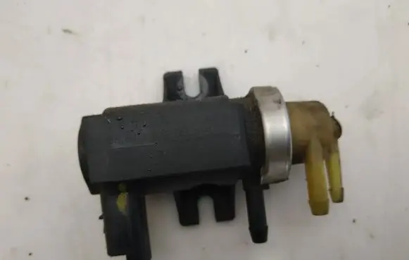 Citroen C5 Turbo solenoid valve 9661960380