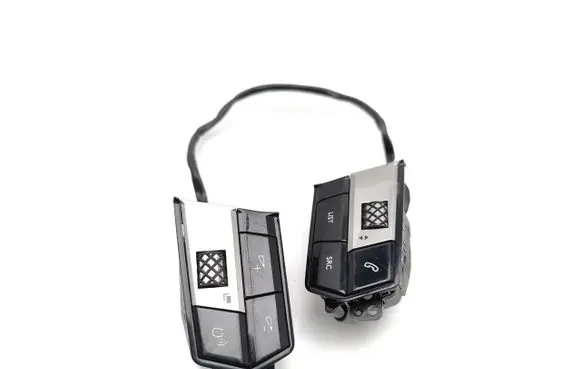 Steering wheel buttons/switches