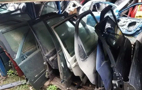 Volvo S40, V40 Front door pilkos