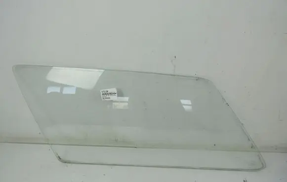 Volkswagen PASSAT Rear side window 
