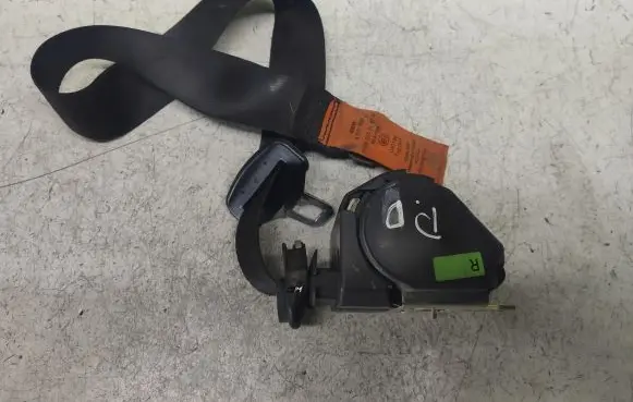 BMW 5 E39 Front seatbelt